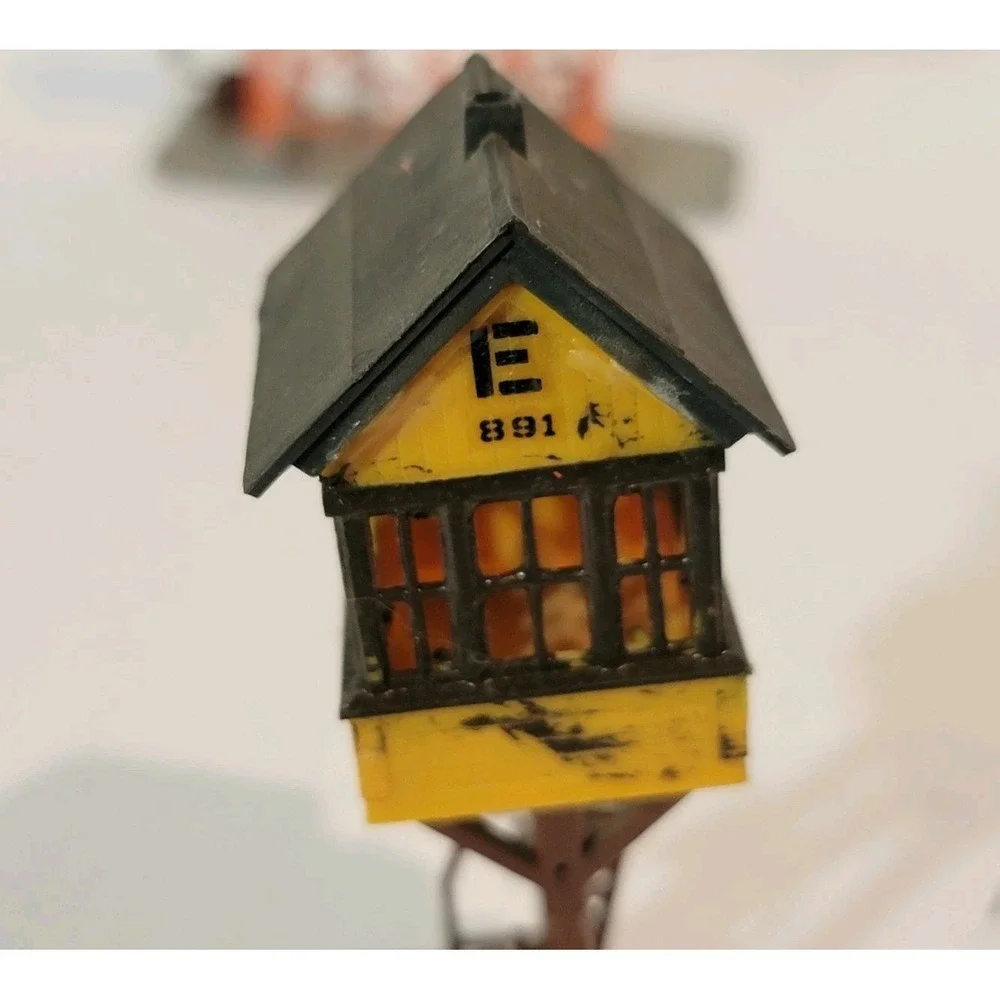 Vintage HO ScaleRevell 1958 Railroad‎ Signal Tower Building BLD 740 Model Kit